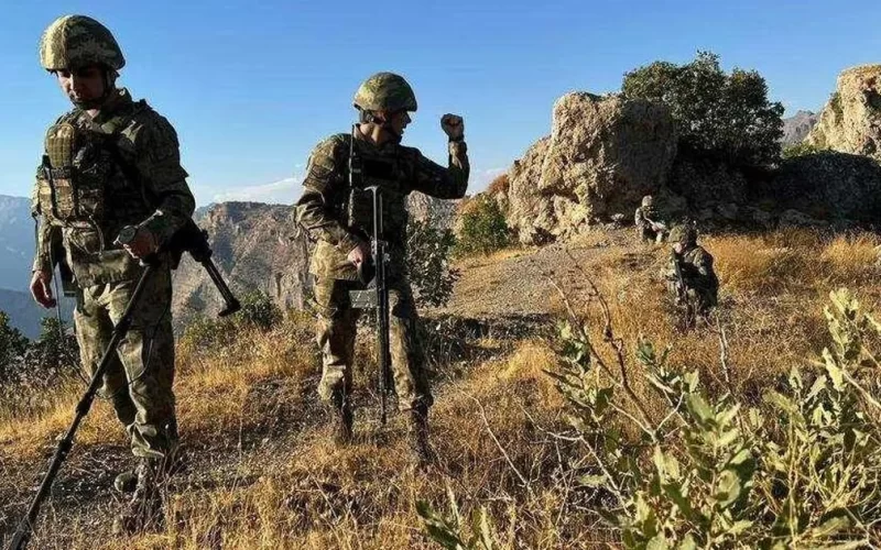 Türk askeri durdurulamıyor! 11 terörist daha etkisiz hale getirildi